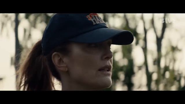 Смотрим трейлер Echo Valley, триллера, в котором главные роли сыграли Джулианна Мур и Сидни Суини смотреть онлайн