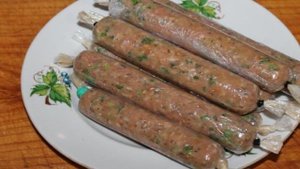 Сосиски из фарша с зеленым луком