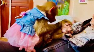 У Мани РЕЛАКС, Люська-заботушка так старалась что устала и решила отдохнуть, Влад СЧАСТЛИВ))