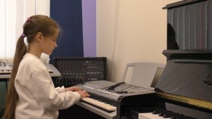 Л  Денца.  На качелях/Funiculi Funicula