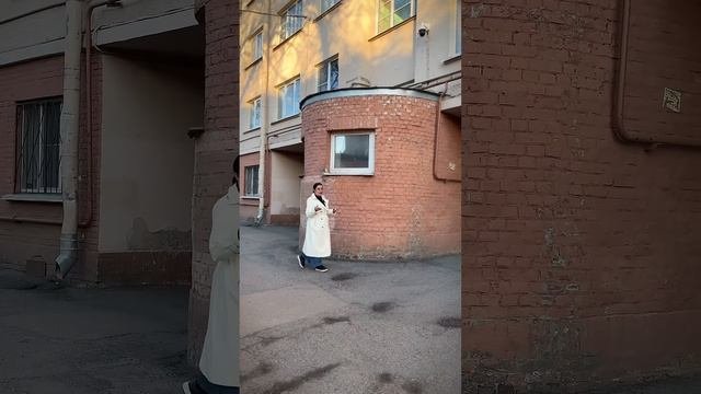 Дом-колбаса в Питере. Длинный и розовый #санктпетербур