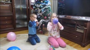 ЧЕЛЛЕНДЖ НАДУВАЕМ ВОЗДУШНЫЕ ШАРИКИ И ЛОПАЕМ МНОГО ШАРИКОВ НА СКОРОСТЬ BALLOON CHALLENGE