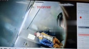 Бородатый дикарь сломал камеру в лифте !!!