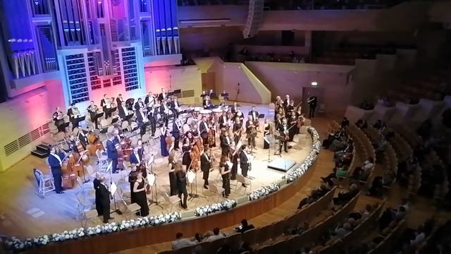 20.04.2021. Москва. ММДМ. Концерт НФОР и Даниэля Лозаковича. Аплодисменты для Даниэля смотреть онлайн