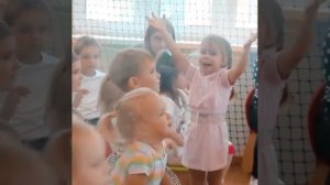 Видео выступления Шоу Единорогов в детском саду
