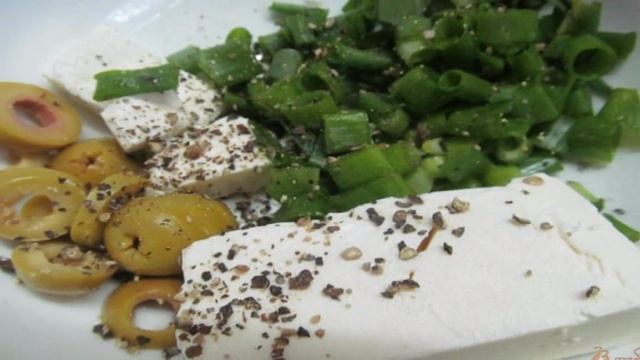 Запеченные куриные ножки под соусом из соленого сыра