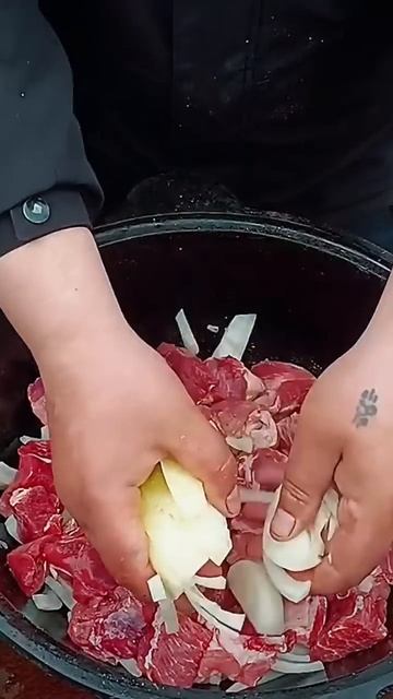 ШАШЛЫК В КАЗАНЕ НА КОСТРЕ #2025 #рецепт #готовканаприрод? смотреть онлайн