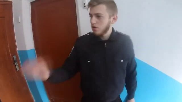 Полиция наказал грифер батя. Падение прикол! смотреть онлайн