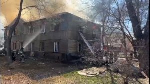 Пожар в бараке на Менделеева 7 в Хабаровске | 17.04.2025