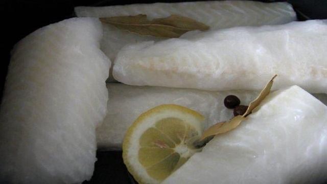 Рыба под зеленым соусом