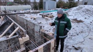 Заливаем фундамент зимой.