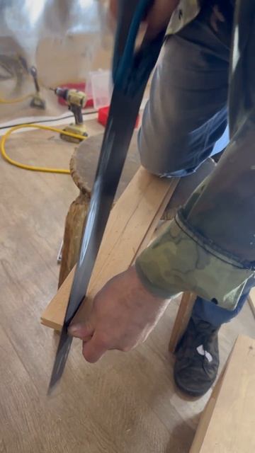 Распускаем вагонку ножовкой, вспоминаем как работали смотреть онлайн