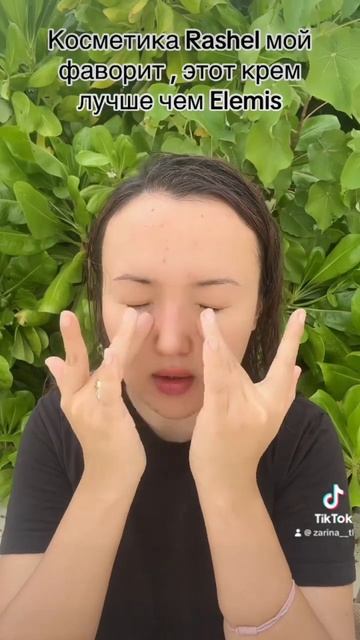 На Мальдивах солнце печет и это влияет на кожу, боремс? смотреть онлайн