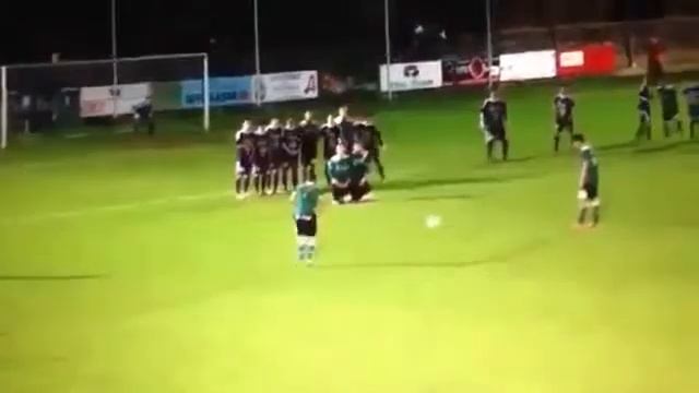 Приколы в футболе промазал Прям в лоб Юмор! Прикол! Смех смотреть онлайн