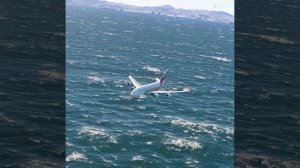 ЖЕСТКАЯ ПОСАДКА большого самолета Emirates Airbus A380-800 в аэр?