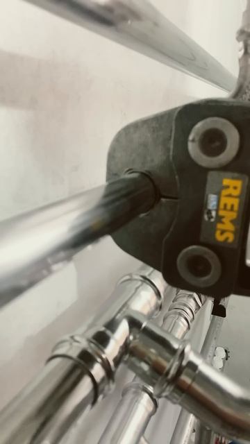 Обжим нержавеющей трубы смотреть онлайн