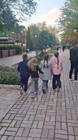 Атмосфера на бульваре Пушкина в Донецке