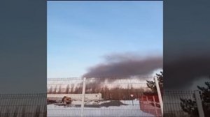Момент атаки безпилотника по нефтезаводу в Рязани взр