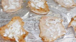 Свиные отбивные с грибами и помидорами в духовке