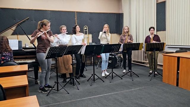 Five O'Clock Drag - Duke Ellington - исп. ансамбль Девчата МПГУ смотреть онлайн