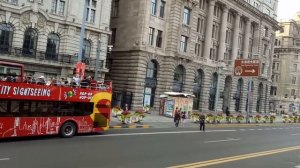 Туристический автобус по Шанхаю.