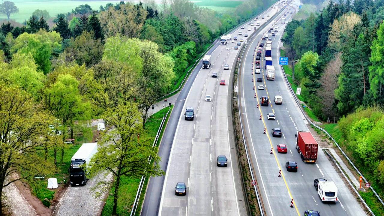 Дорожное Движение в Германии: автобаны, правила и штрафы!