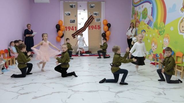 Танец Смуглянка // Детский сад