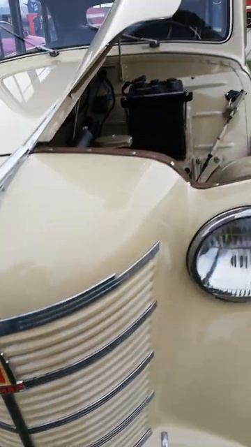 Москвич-400. Выставка ретро автомобилей Old Car Land 2021