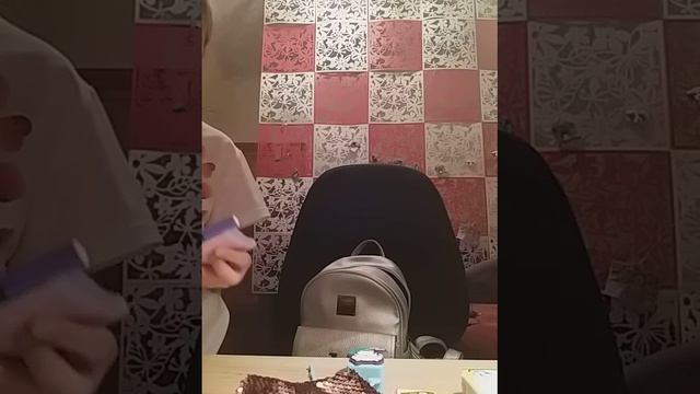 ЧТО В МОЁМ РЮКЗАКЕ смотреть онлайн