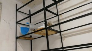 Выложил бетонный пол сарая самоклеющимся пенофолом 10?