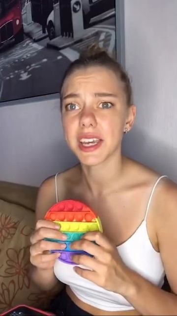 А у вас есть дача? Заставляют туда ездить родители? 😢