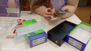 Обзор смартфона Инфиникс Нот 40про.Муж купил дочкам в подарок смартфоны!Делаем распаковку из Яндекса