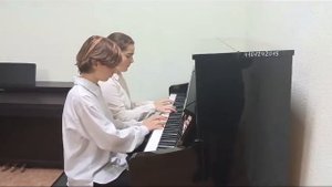 Д . Шостакович "Вальс" из балетной сюиты. Исполняют Кудина Мария и Манукян Арпи