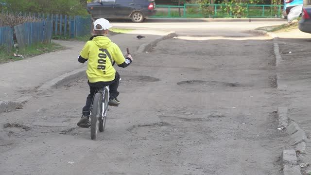 10 лет ожидания: жители многоэтажки мечтают о ремонте дороги на улице Шагова в Костроме