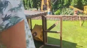 Курятник мобильный , переносимый , на колесах .