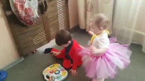 Я никогда не забуду это детство с моей сестрой Асей мне было в это время 5 лет, а сейчас мне уже 10