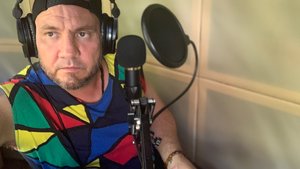 Зеленый май. Авторская поп панковская, андеграундская.