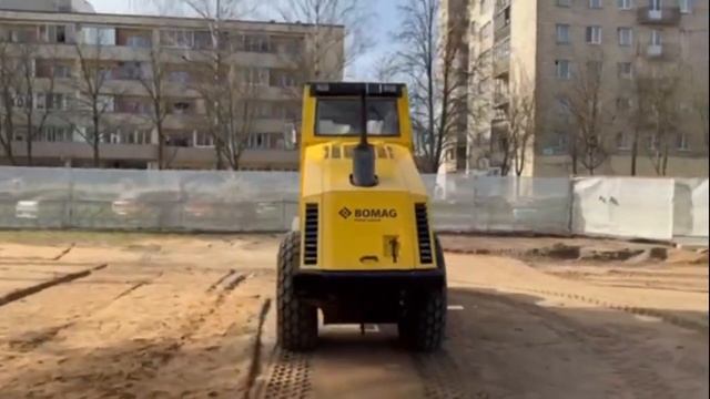 Аренда грунтового катка Bomag для уплотнения грунта в Ми