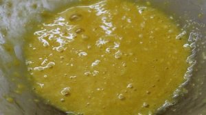 Свиная печень в кляре с помидорами и сыром