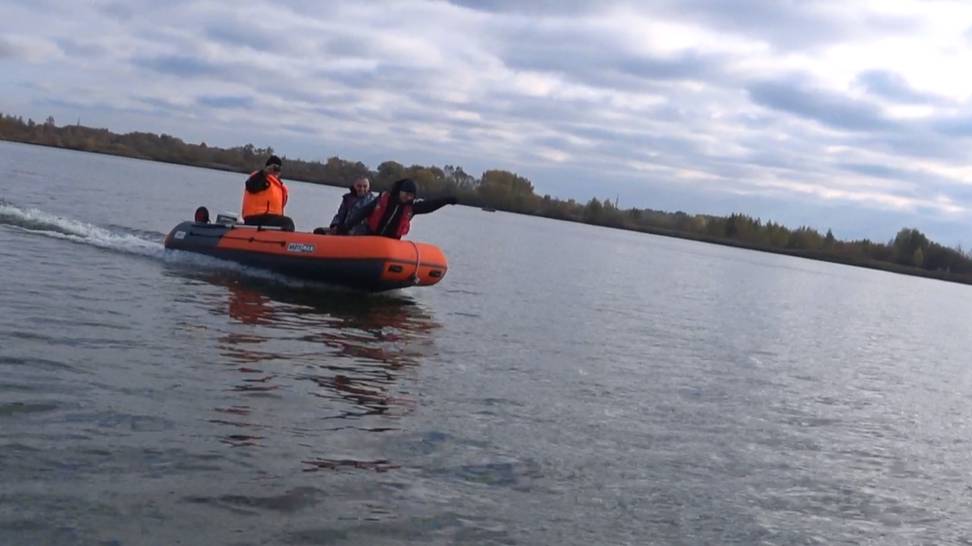 BOATSMAN-380A С JOHNSON J5R4ST SUZUKI DF-5S И EVINRUDE B10R4 TOHATSU MFS-98