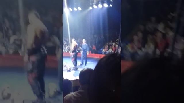 Цирк , человек скала смотреть онлайн