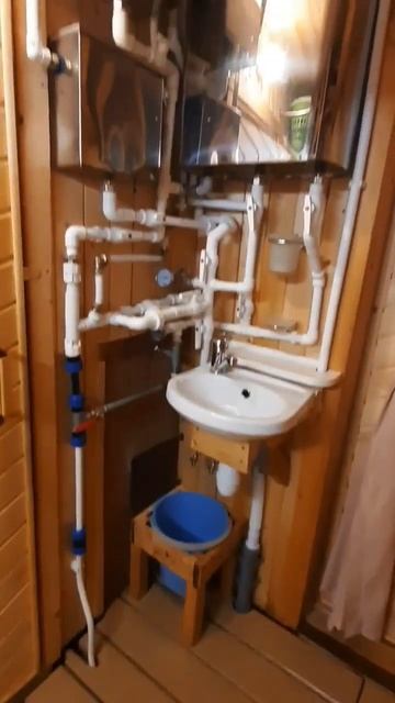 ВОДОСНАБЖЕНИЕ В МОЕЙ БАНЕ. Очень много ТРУБ #банясвоим смотреть онлайн