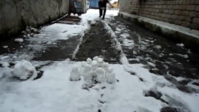 Зимний Боулинг.avi смотреть онлайн