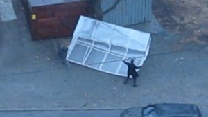 Теплицу унесло ветром.avi