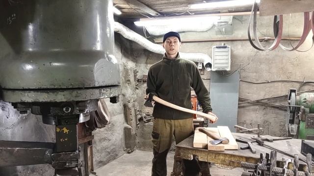 Кованые топоры из Сибири. Первое видео.