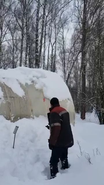 Лайфхак по очистки снега с теплицы