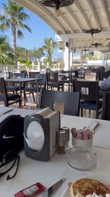 Завтрак на террасе смотреть онлайн