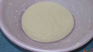 Пицца на дрожжевом тесте с ветчиной и помидорами