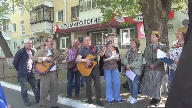 Как же здорово они поют! "А я в Россию домой хочу.." #военныепесни  #Победа80