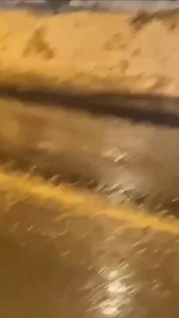 мужик с топором делает себе прерывистую линию )) смотреть онлайн